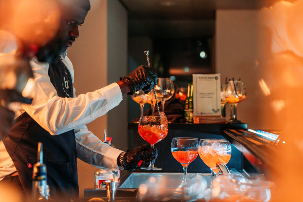 Bar Company